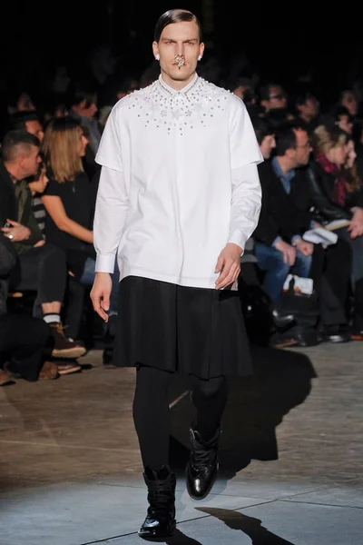 Look 43